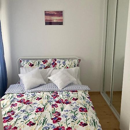 Apartament Uznamska Ambasada 斯维诺乌伊希切 外观 照片