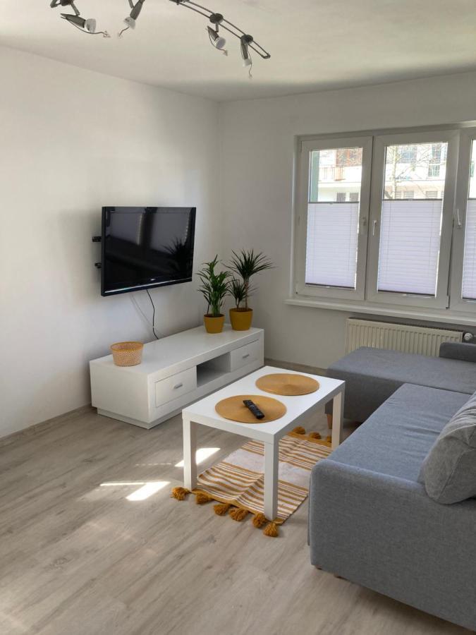 Apartament Uznamska Ambasada 斯维诺乌伊希切 外观 照片