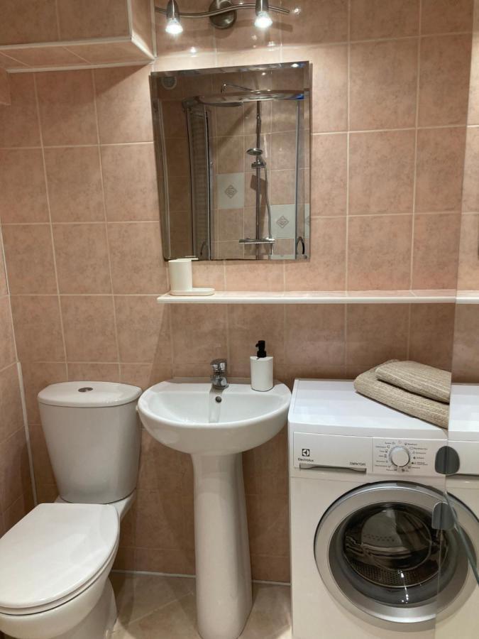 Apartament Uznamska Ambasada 斯维诺乌伊希切 外观 照片