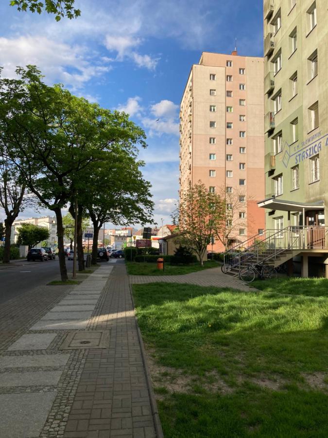 Apartament Uznamska Ambasada 斯维诺乌伊希切 外观 照片